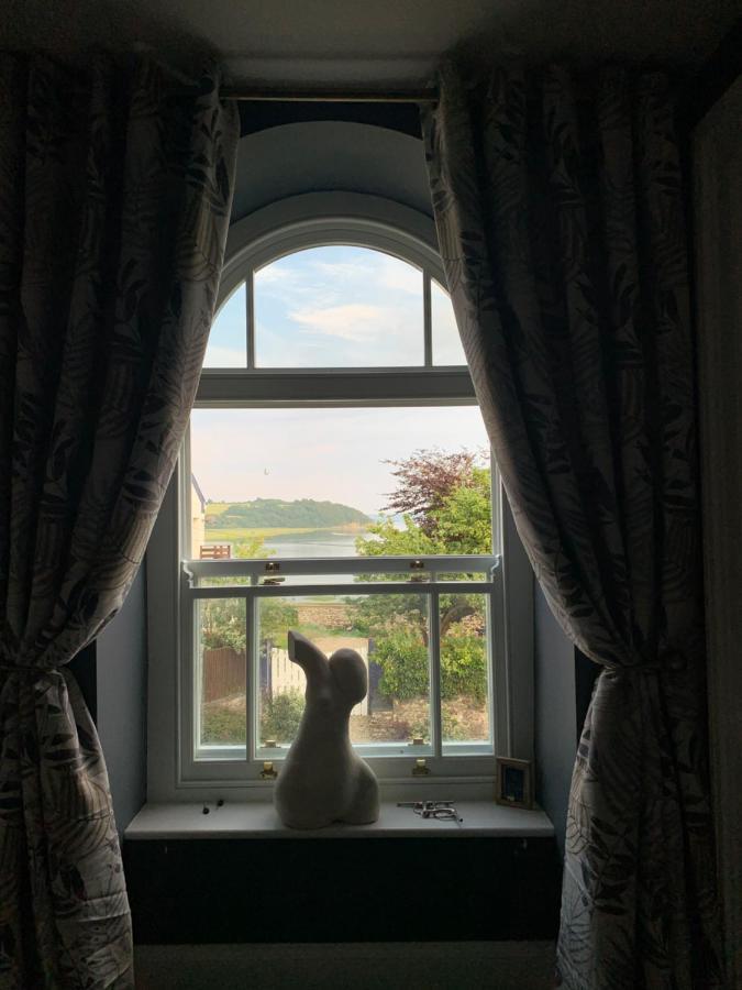 拉恩Dylan Thomas Sea View住宿加早餐旅馆 外观 照片