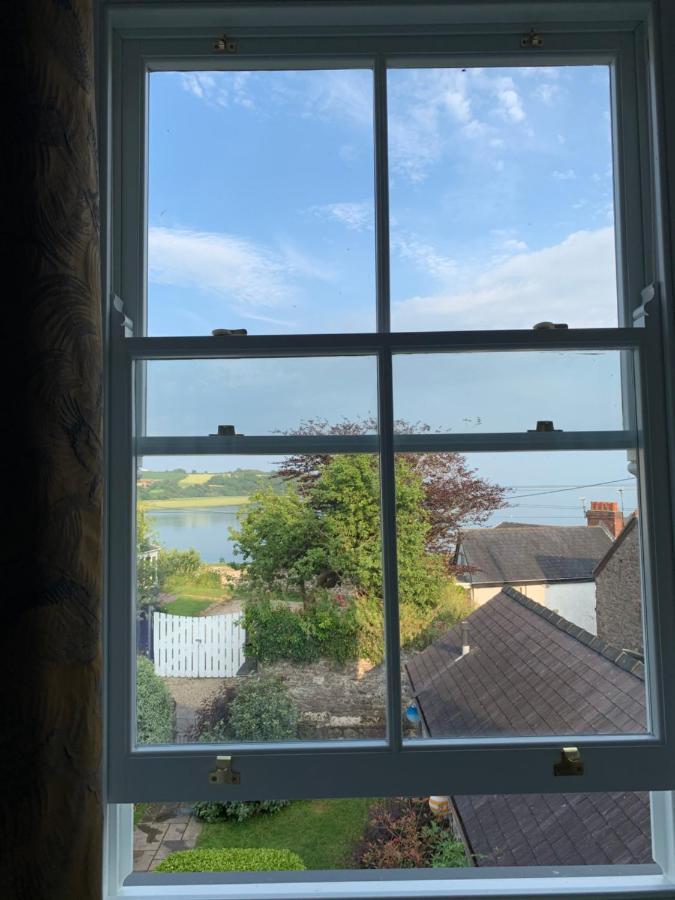 拉恩Dylan Thomas Sea View住宿加早餐旅馆 外观 照片